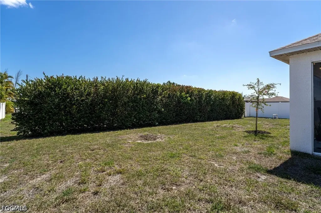 1900 NW 21st Terrace Cape Coral FL 33993