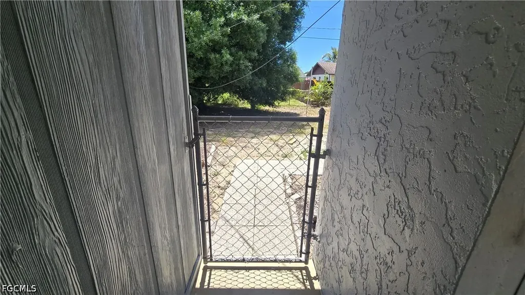 18448 Iris Road Fort Myers FL 33967