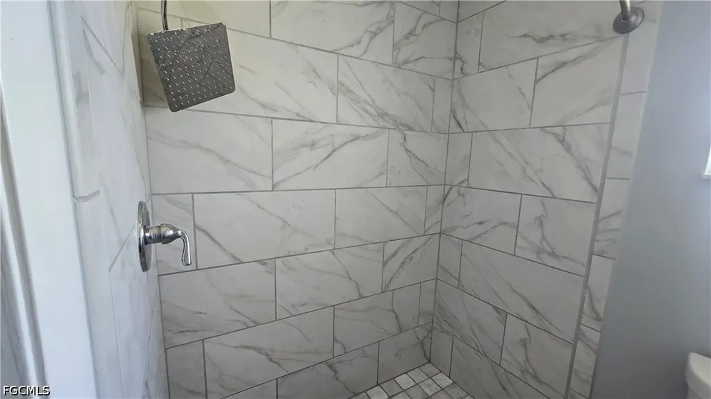 18448 Iris Road Fort Myers FL 33967