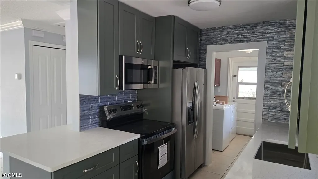 18448 Iris Road Fort Myers FL 33967