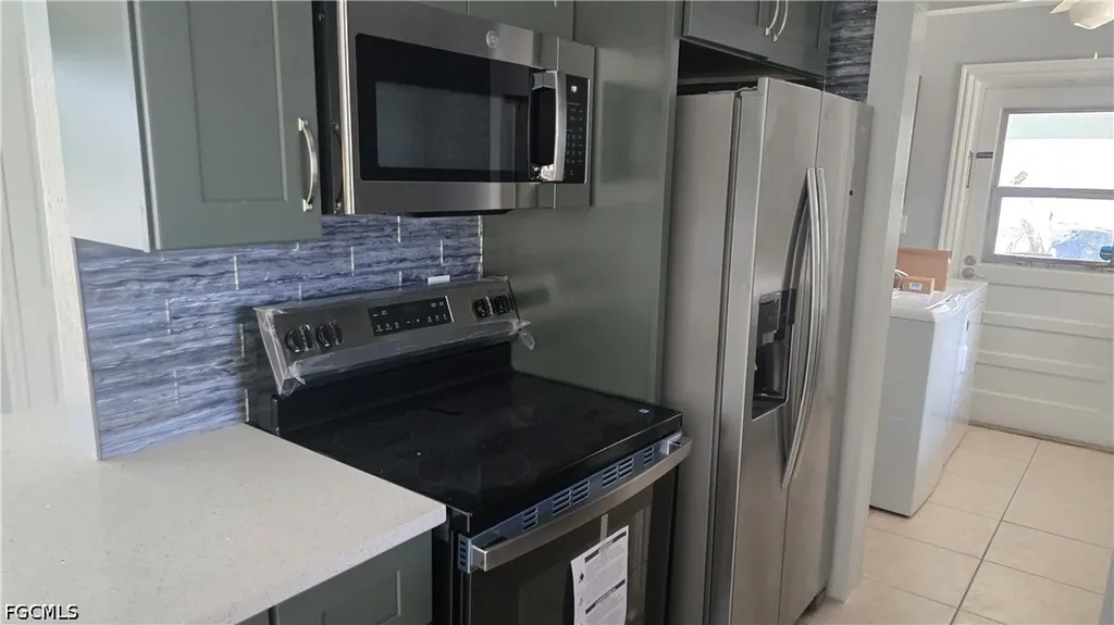 18448 Iris Road Fort Myers FL 33967