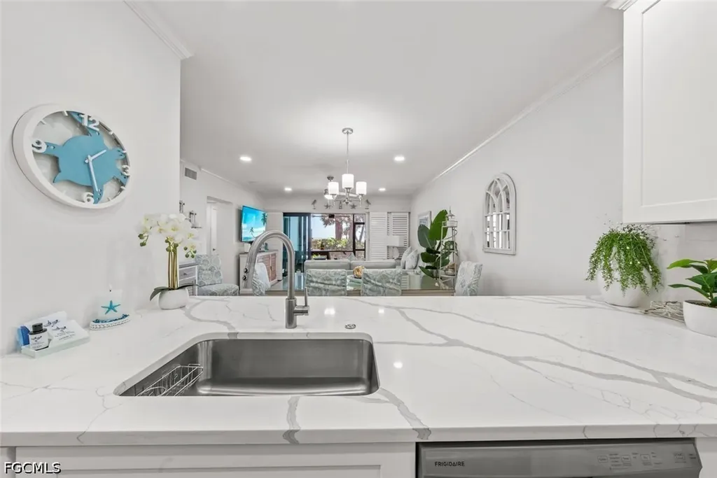 625 Nerita Street Sanibel FL 33957