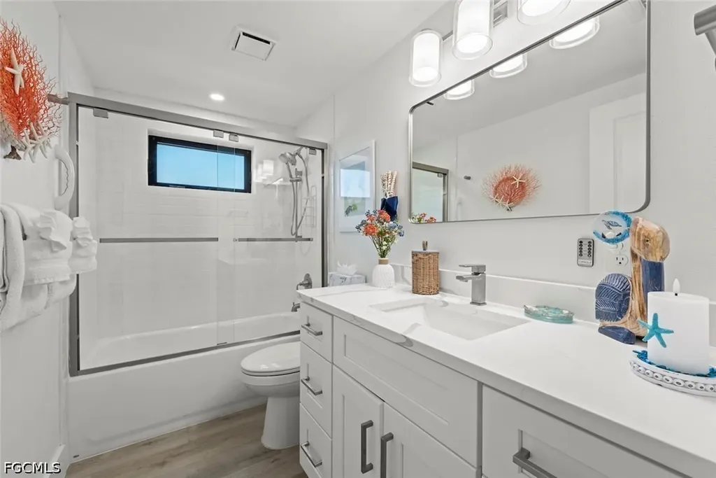 625 Nerita Street Sanibel FL 33957