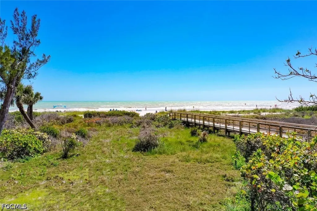 625 Nerita Street Sanibel FL 33957