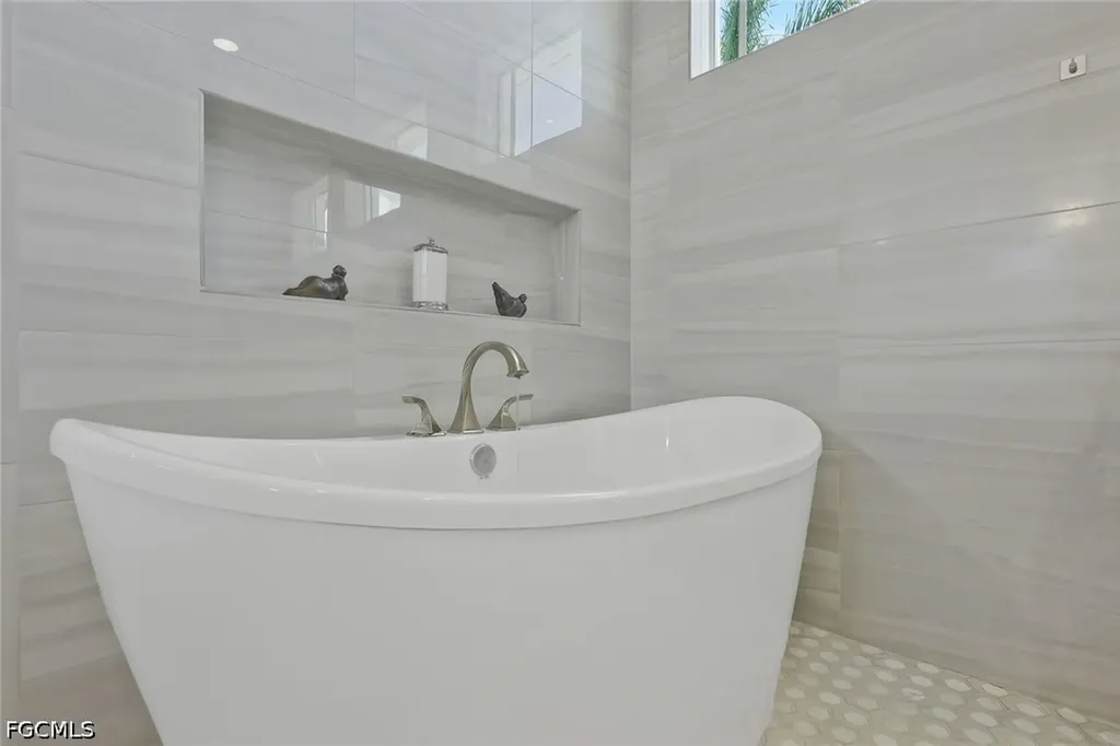 3816 SE 21st Place Cape Coral FL 33904