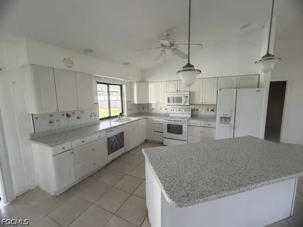 2236 SW 2nd Terrace Cape Coral FL 33991