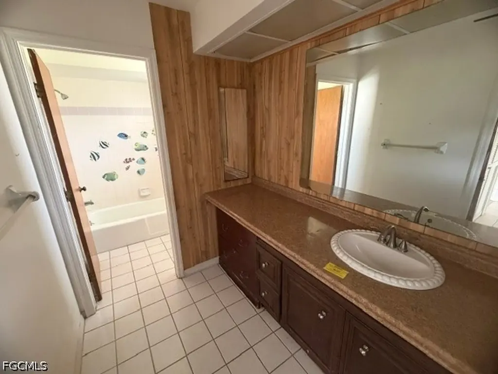 2236 SW 2nd Terrace Cape Coral FL 33991