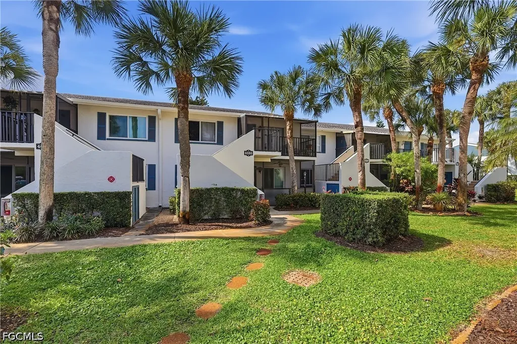 4080 Looking Glass Lane Naples FL 34112