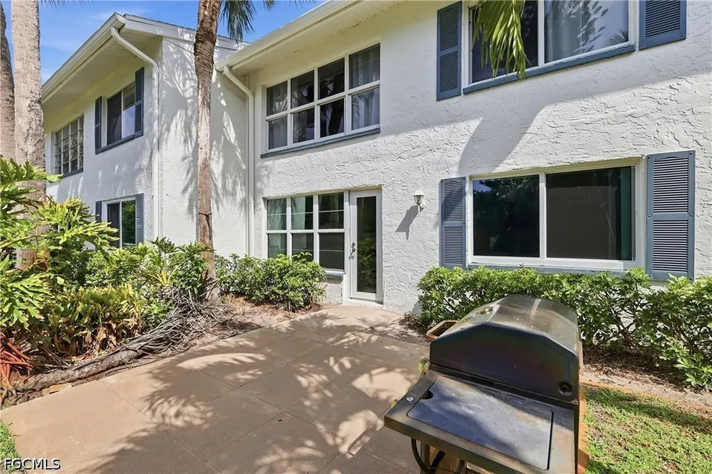 4080 Looking Glass Lane Naples FL 34112