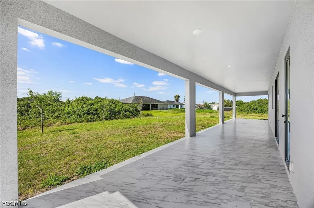 3813 1st Street SW Lehigh Acres FL 33976