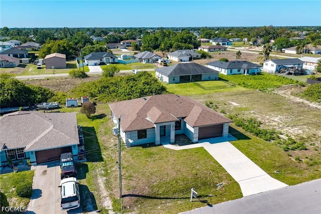 3813 1st Street SW Lehigh Acres FL 33976