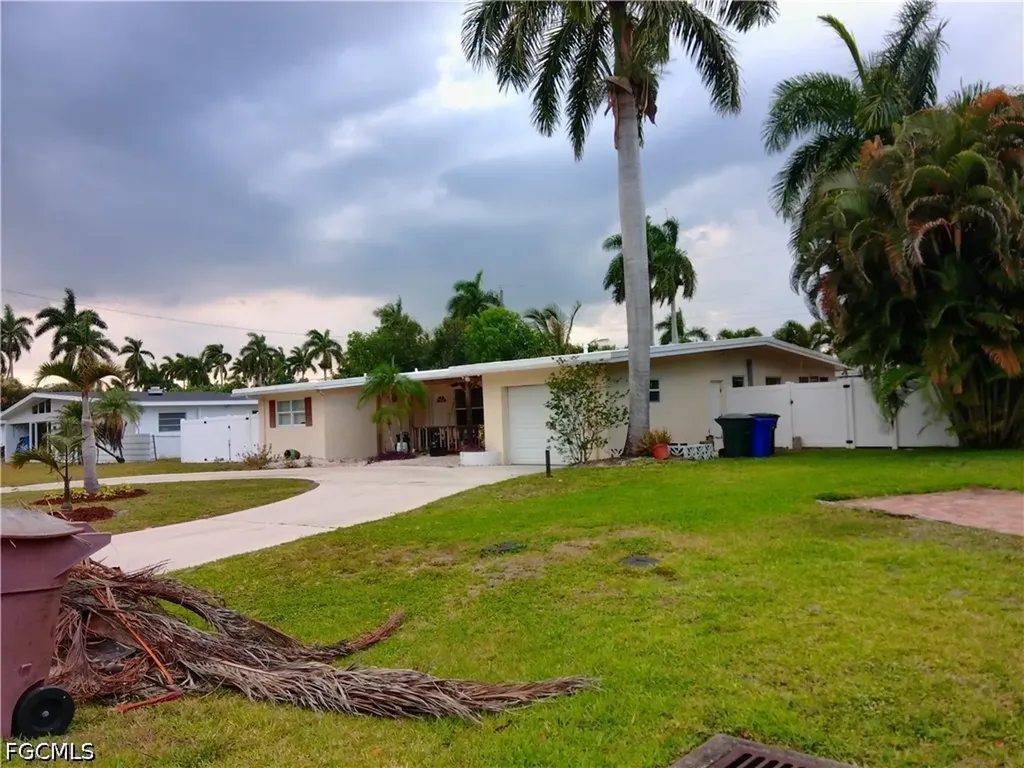 1443 Ricardo Avenue Fort Myers FL 33901