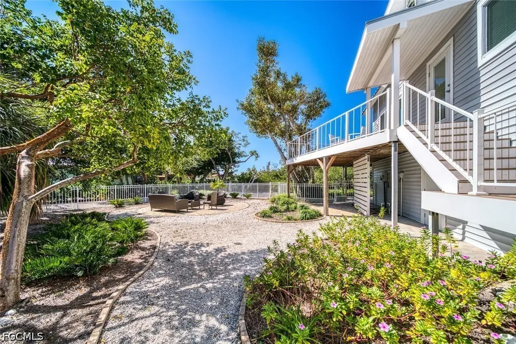2499 Harbour Lane Sanibel FL 33957