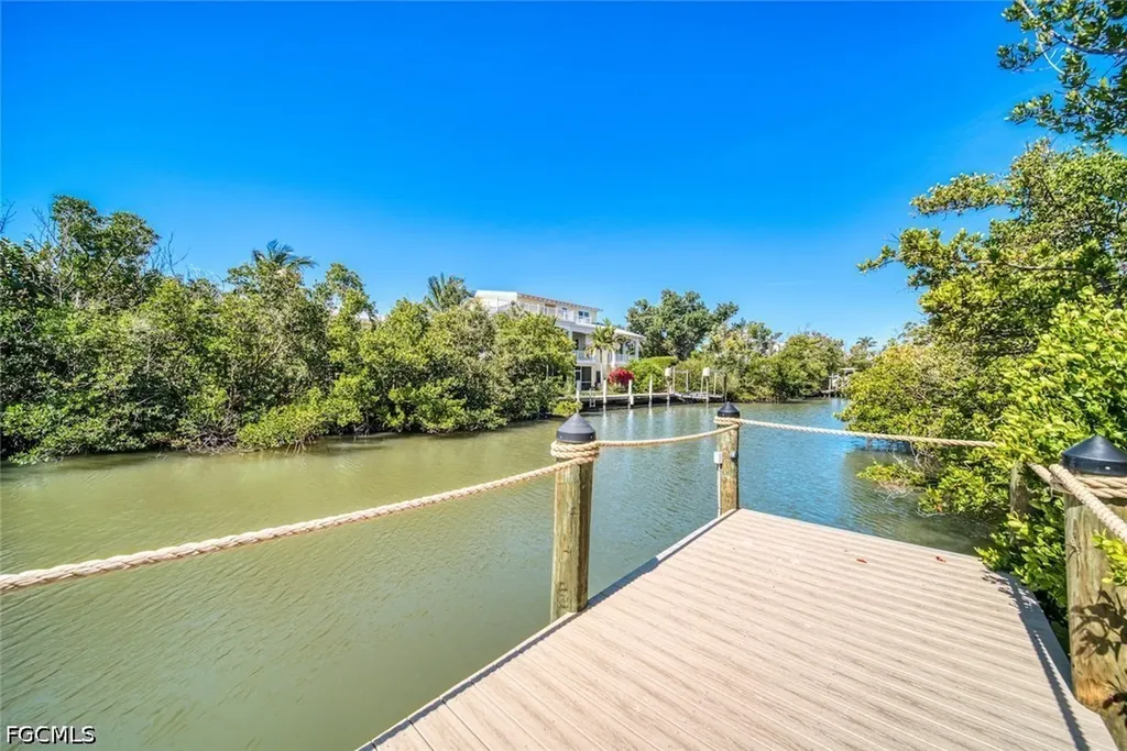 2499 Harbour Lane Sanibel FL 33957