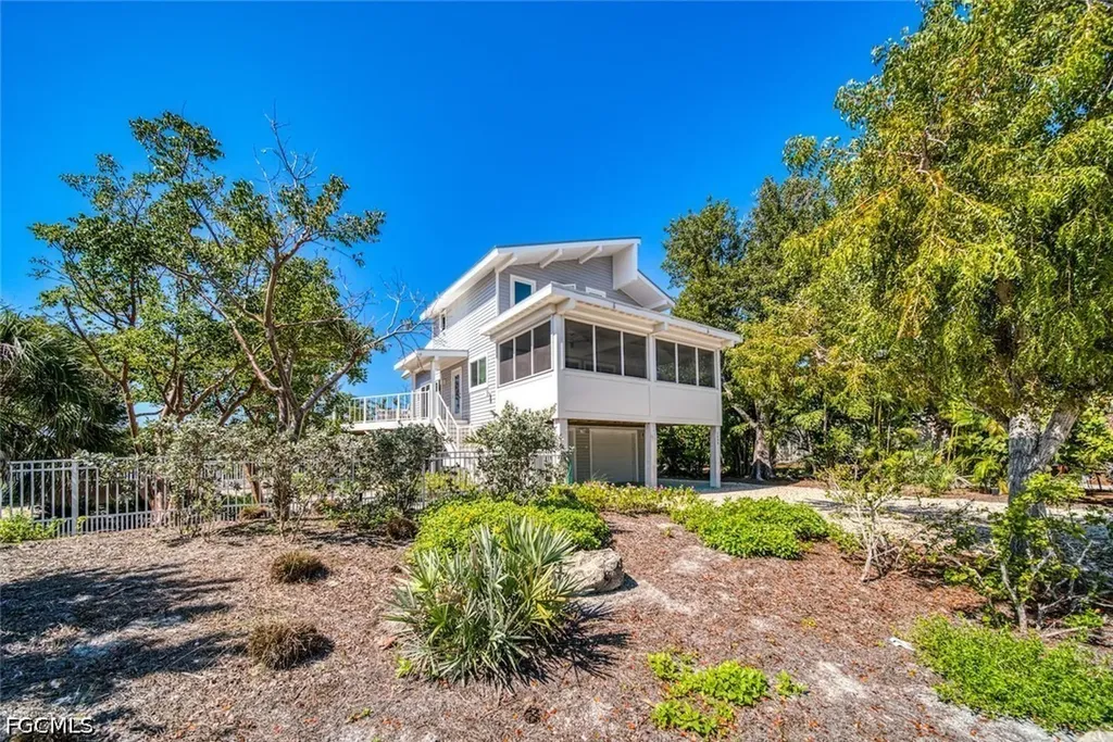 2499 Harbour Lane Sanibel FL 33957