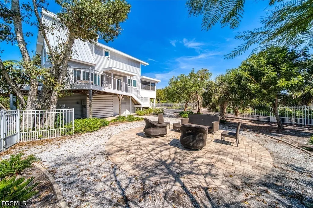 2499 Harbour Lane Sanibel FL 33957