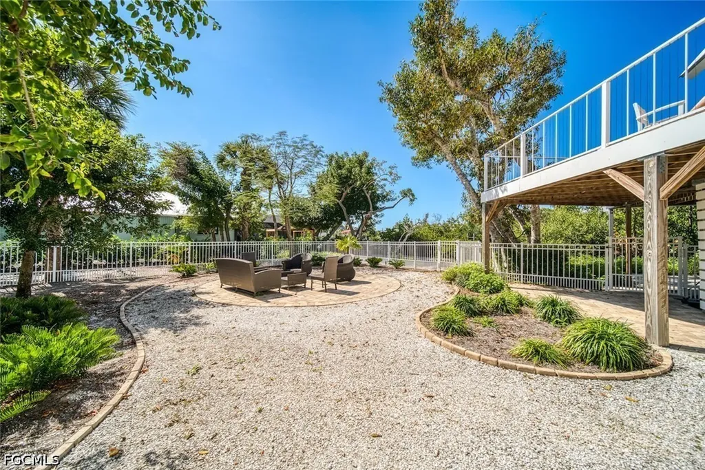 2499 Harbour Lane Sanibel FL 33957