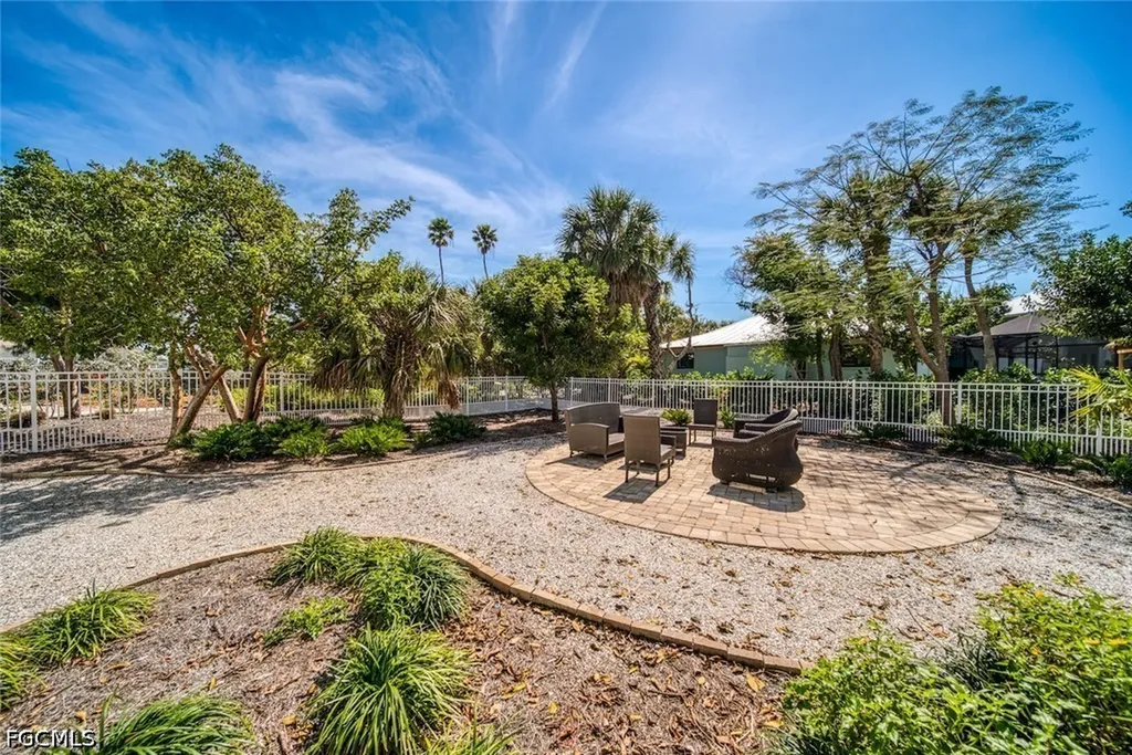 2499 Harbour Lane Sanibel FL 33957