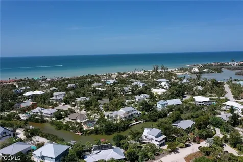 2499 Harbour Lane Sanibel FL 33957