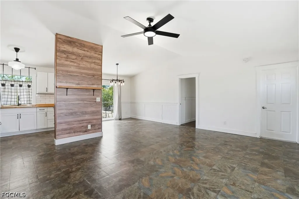 18 NW 26th Terrace Cape Coral FL 33993
