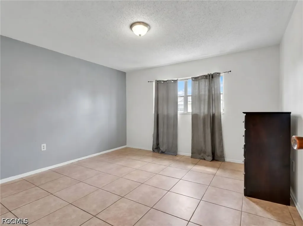 3704 Broadway Fort Myers FL 33901