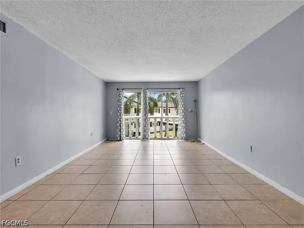 3704 Broadway Fort Myers FL 33901