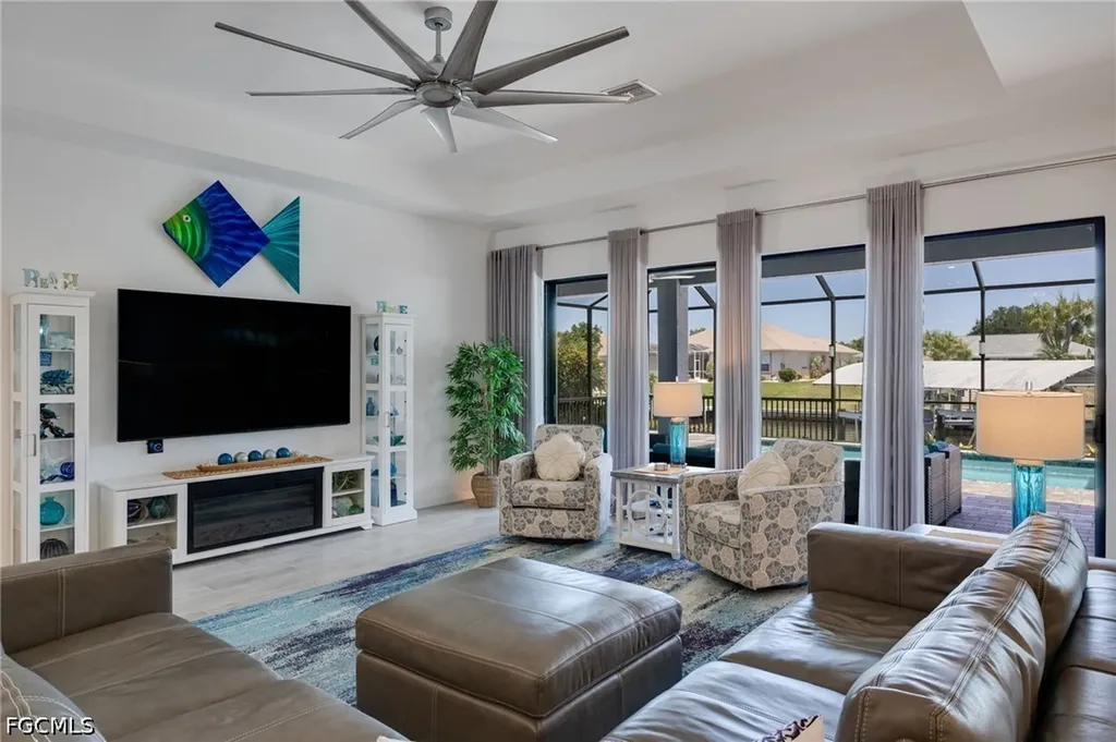 1413 SE 10th Avenue Cape Coral FL 33990