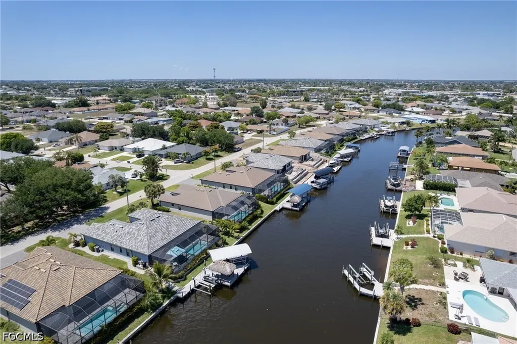 1413 SE 10th Avenue Cape Coral FL 33990