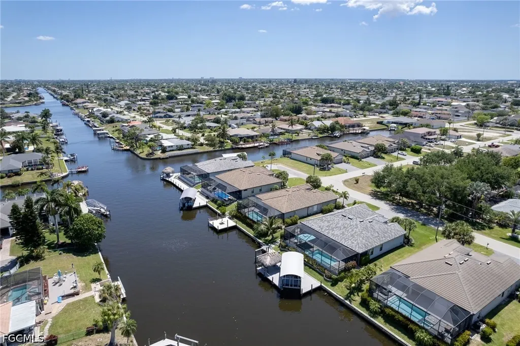 1413 SE 10th Avenue Cape Coral FL 33990
