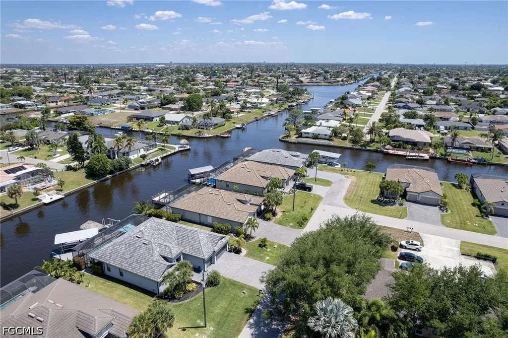 1413 SE 10th Avenue Cape Coral FL 33990