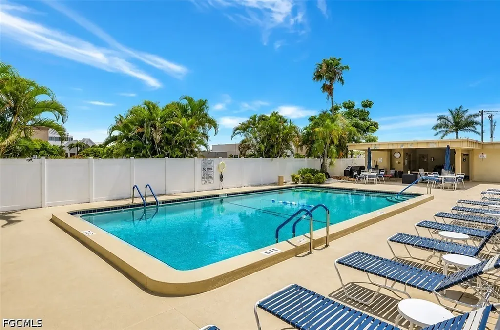2264 Winkler Avenue Fort Myers FL 33901