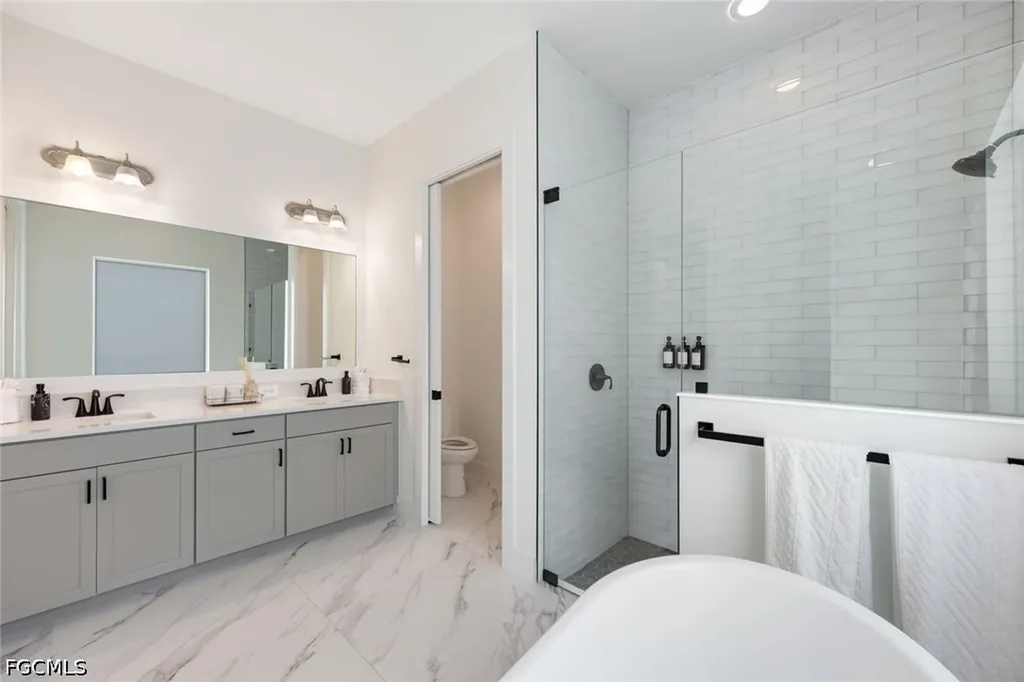 3697 Sapphire Cove Circle Naples FL 34114