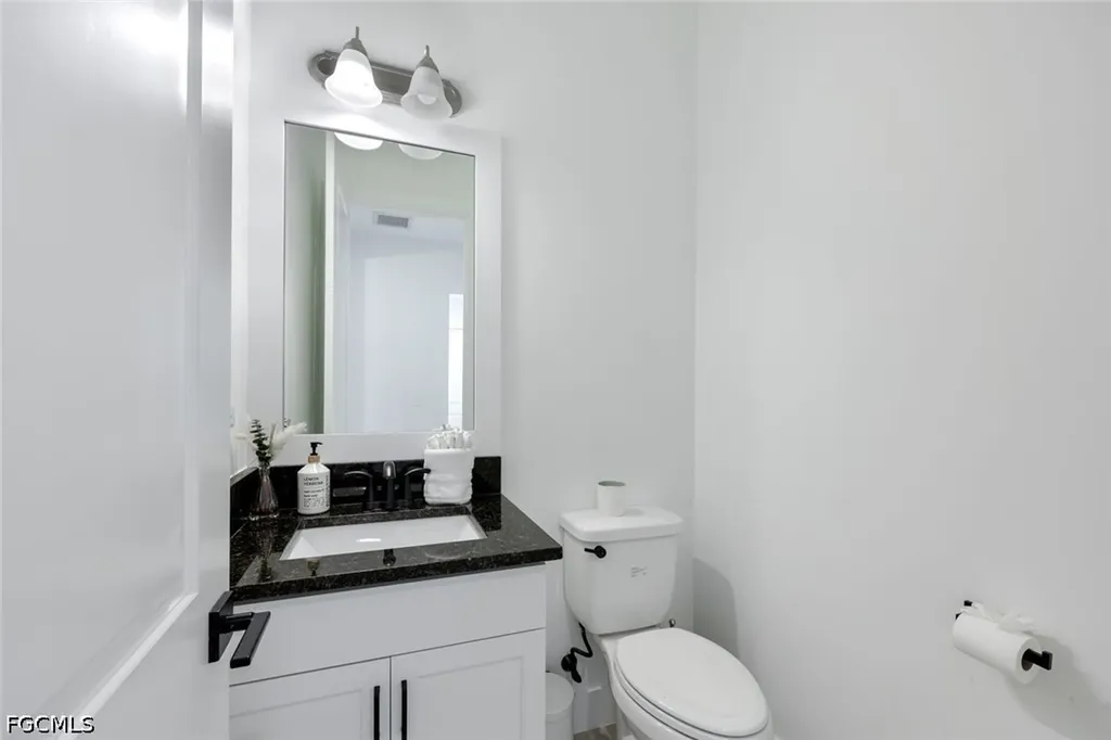 3697 Sapphire Cove Circle Naples FL 34114