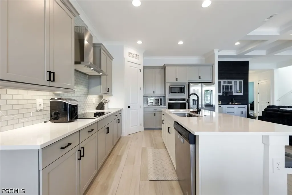 3697 Sapphire Cove Circle Naples FL 34114