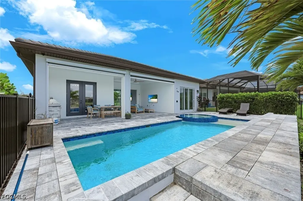 3697 Sapphire Cove Circle Naples FL 34114