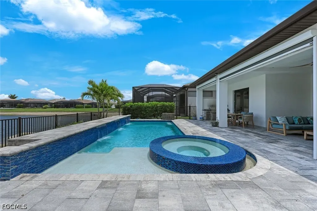 3697 Sapphire Cove Circle Naples FL 34114