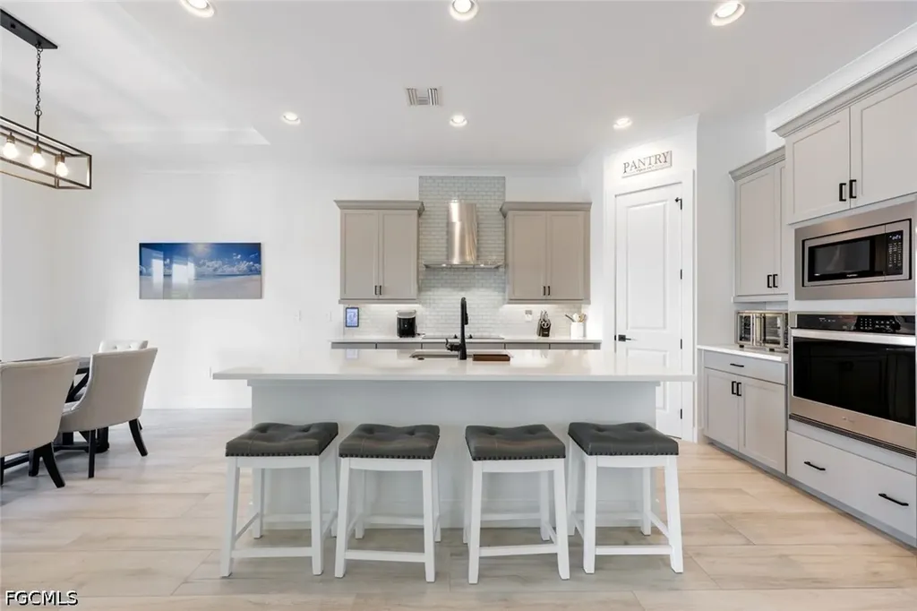 3697 Sapphire Cove Circle Naples FL 34114