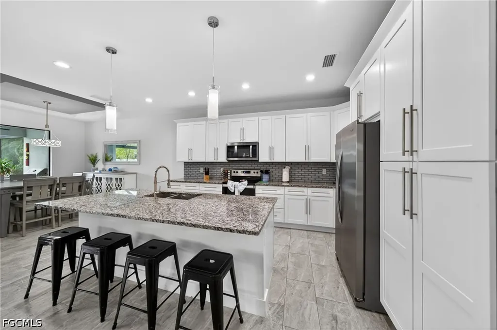 3833 SW 14th Place Cape Coral FL 33914
