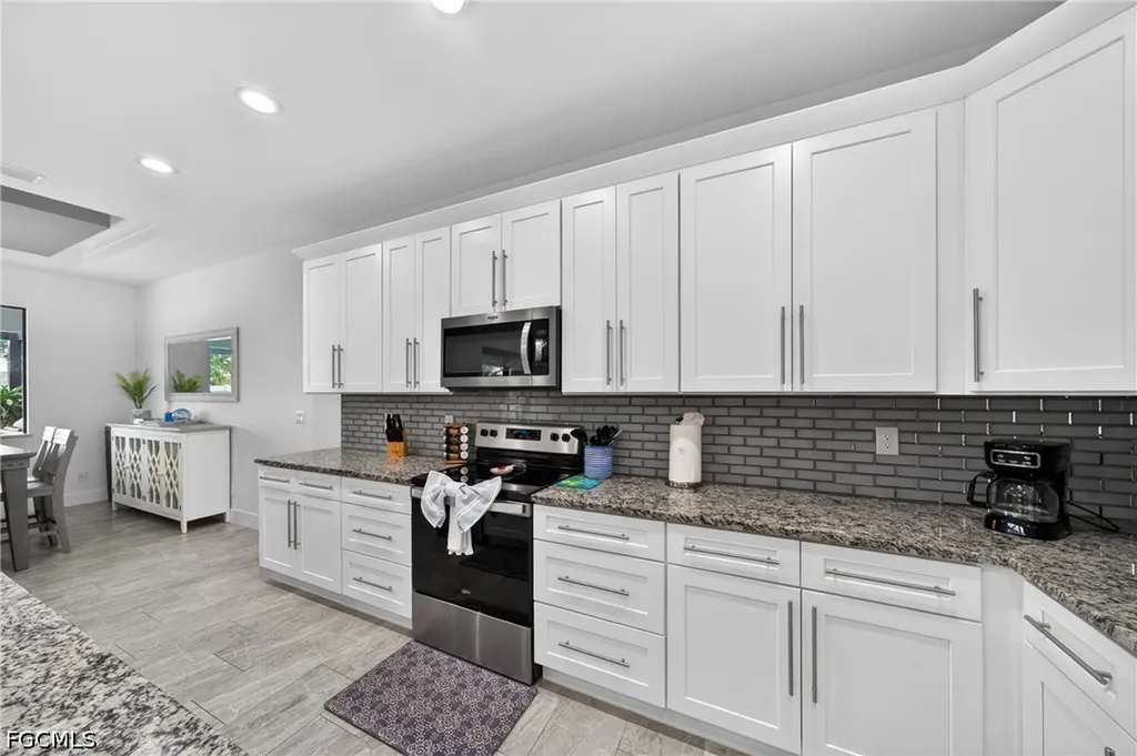 3833 SW 14th Place Cape Coral FL 33914