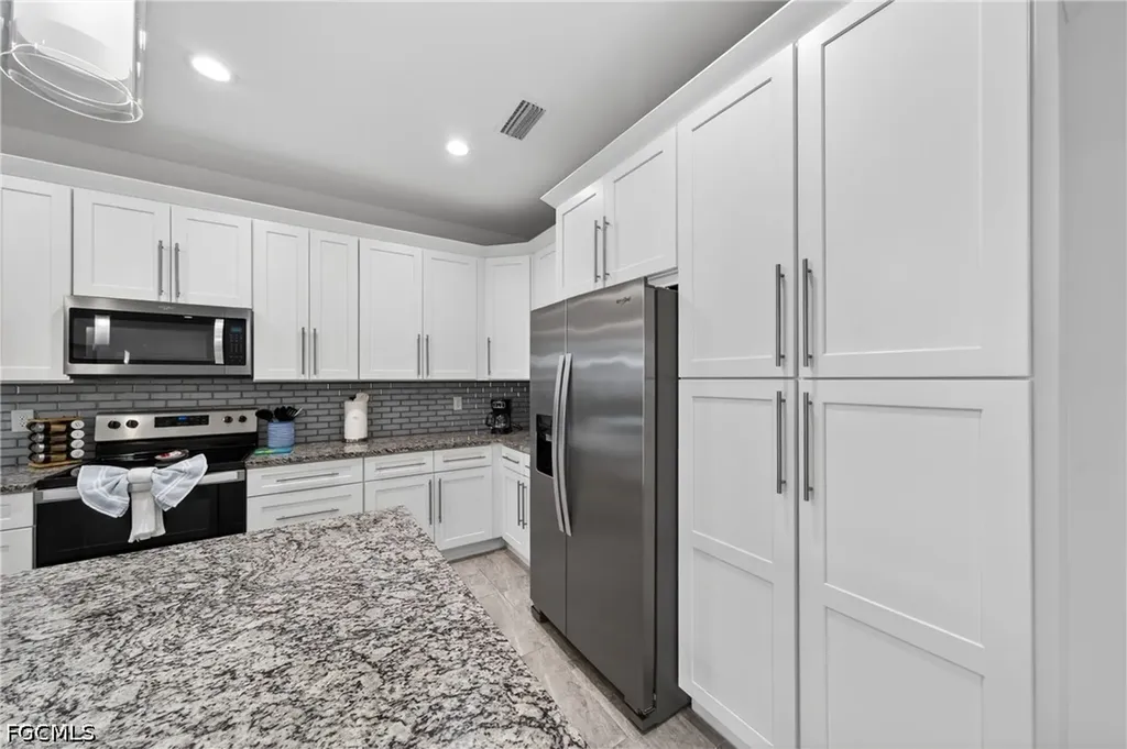 3833 SW 14th Place Cape Coral FL 33914