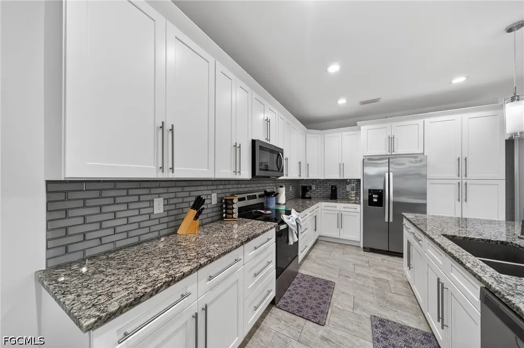 3833 SW 14th Place Cape Coral FL 33914