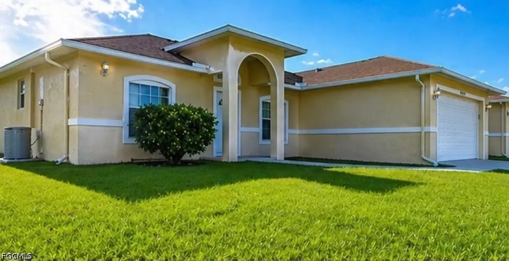 2902 Colin Avenue S Lehigh Acres FL 33976