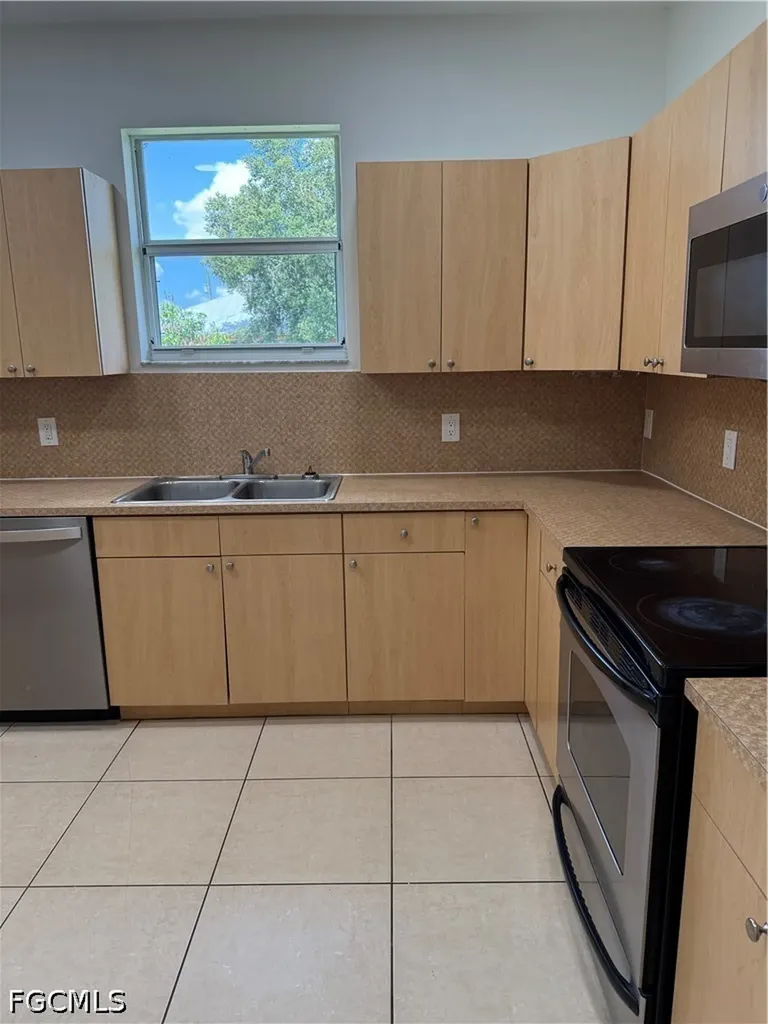 2902 Colin Avenue S Lehigh Acres FL 33976