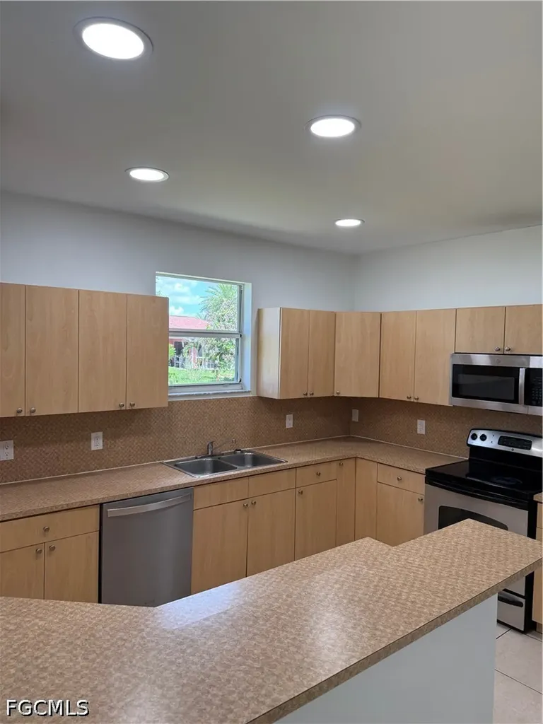 2902 Colin Avenue S Lehigh Acres FL 33976