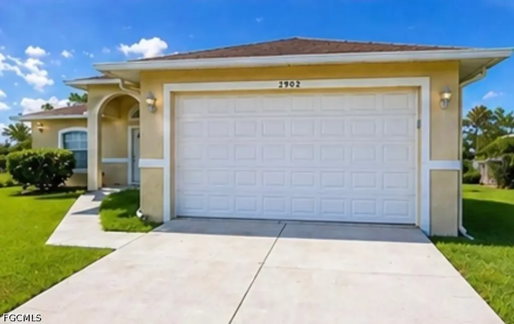 2902 Colin Avenue S Lehigh Acres FL 33976