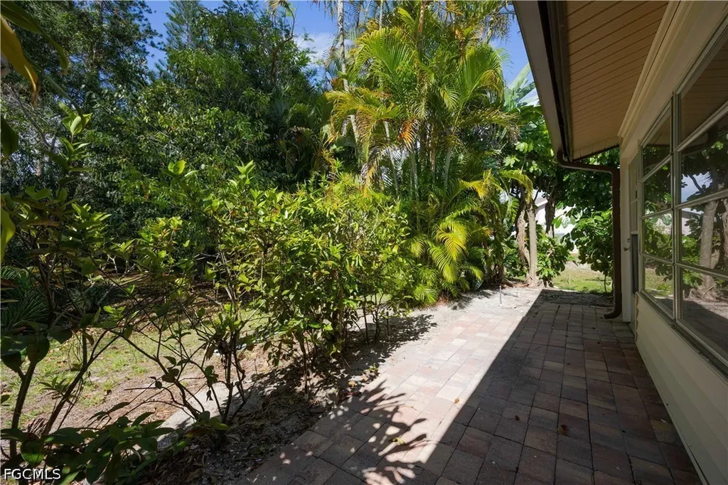 1031 Pine Isle Lane Naples FL 34112