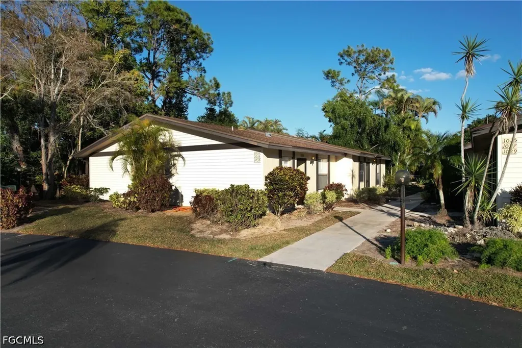 1031 Pine Isle Lane Naples FL 34112