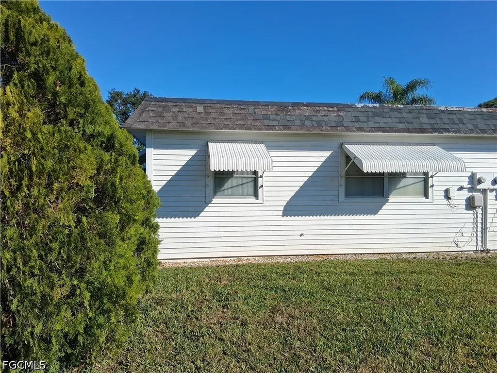 2 Tangelo Court Lehigh Acres FL 33936