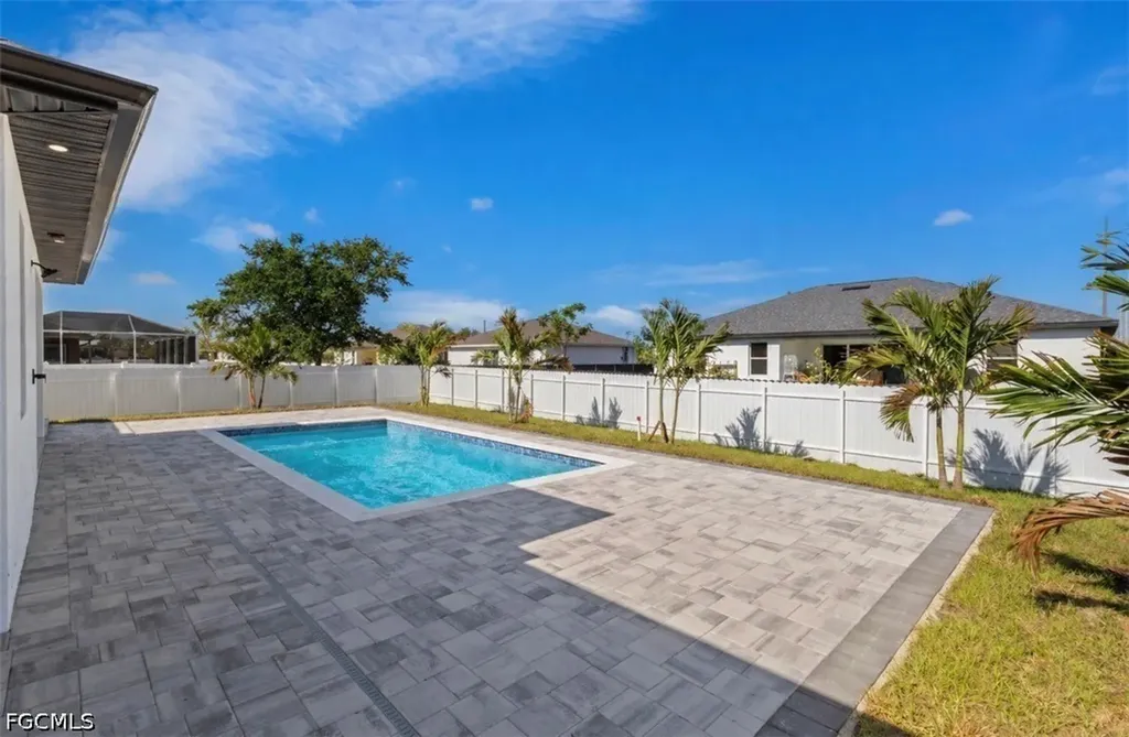 2328 NW 8th Place Cape Coral FL 33993