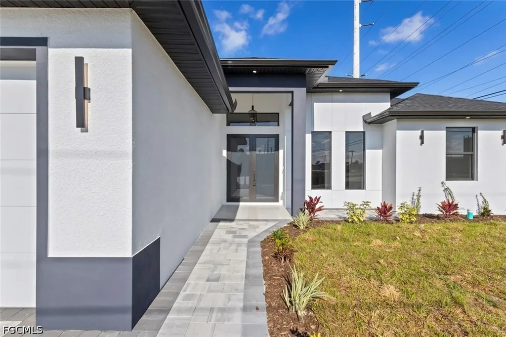 2328 NW 8th Place Cape Coral FL 33993